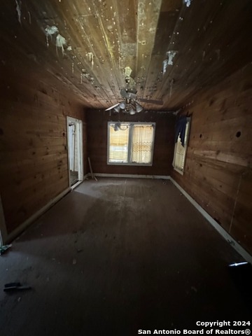 335 Elmhurst Ave Property Photo 4