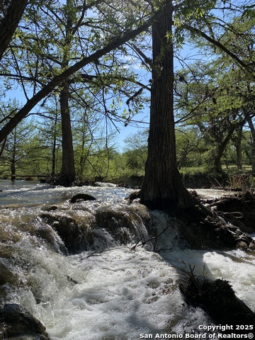 412 Lebouf Rd Property Photo 3