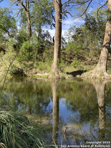 412 Lebouf Rd Property Photo 4