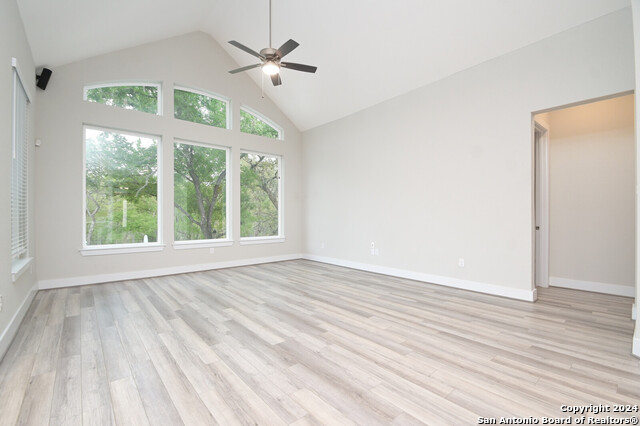 491 Englewood Ln Property Photo 7