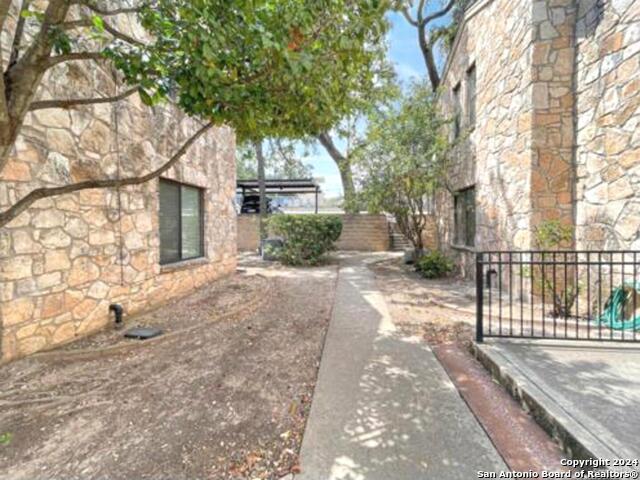 11520 Huebner Road Property Photo 2