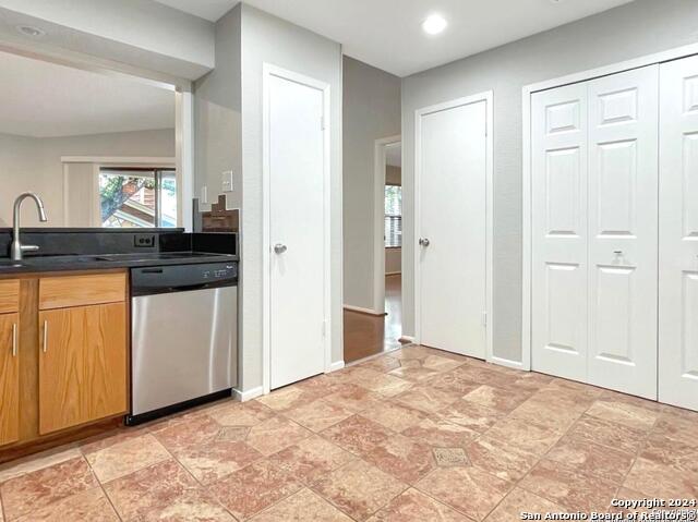 11520 Huebner Road Property Photo 11