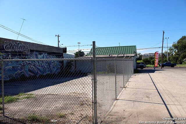 3815 W Commerce St Property Photo 14