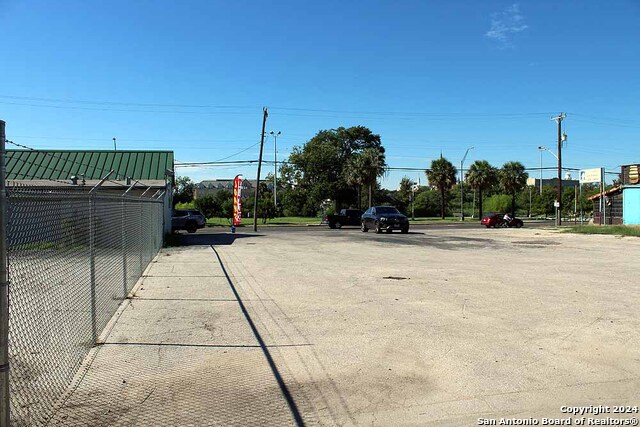 3815 W Commerce St Property Photo 15