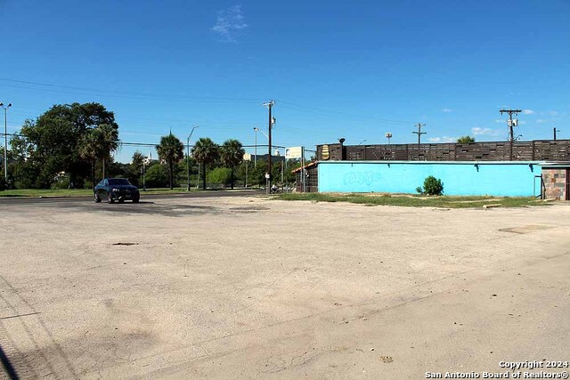 3815 W Commerce St Property Photo 16