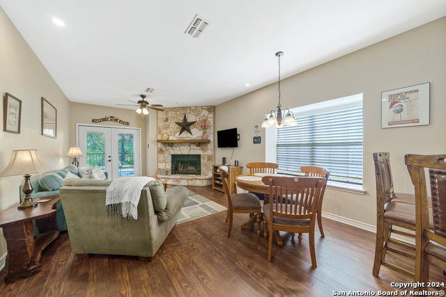 474 Seele St Property Photo 10