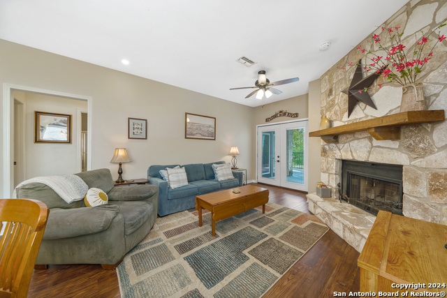 474 Seele St Property Photo 12