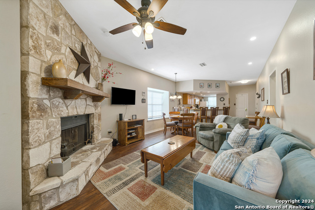 474 Seele St Property Photo 14