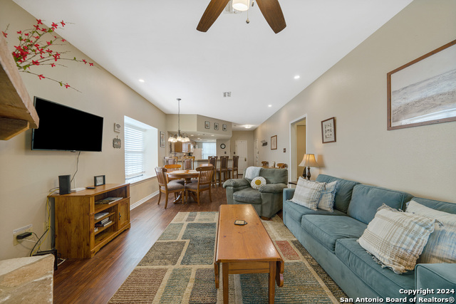 474 Seele St Property Photo 15