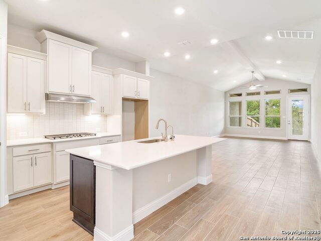 534 Pond Bluff Property Photo 4