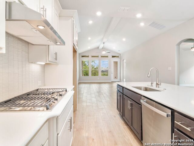 534 Pond Bluff Property Photo 5