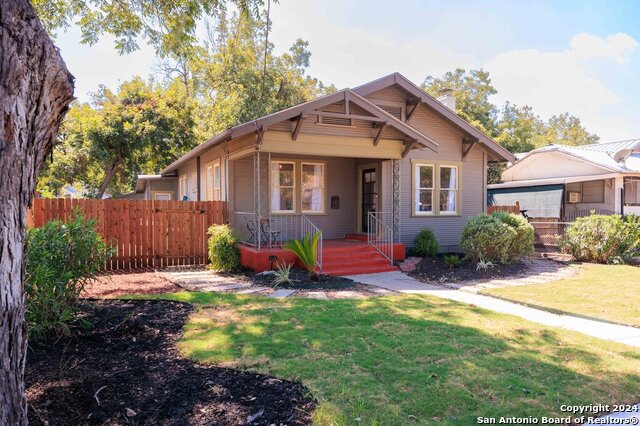 228 Clifford Ct Property Photo