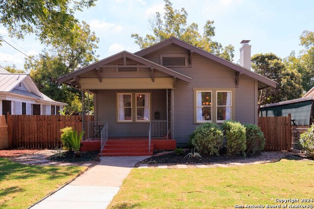 228 Clifford Ct Property Photo 3