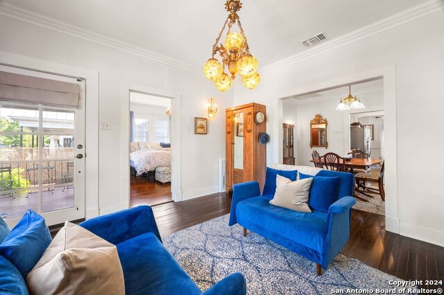 228 Clifford Ct Property Photo 5