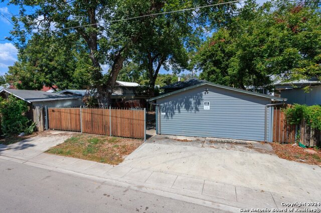 228 Clifford Ct Property Photo 34