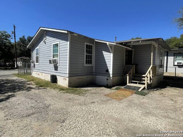 424 N San Horacio Ave Property Photo 4