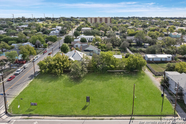 518 N Cherry St Property Photo 3