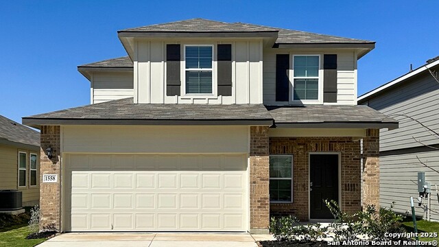 1558 Champagne Oak Property Photo 1