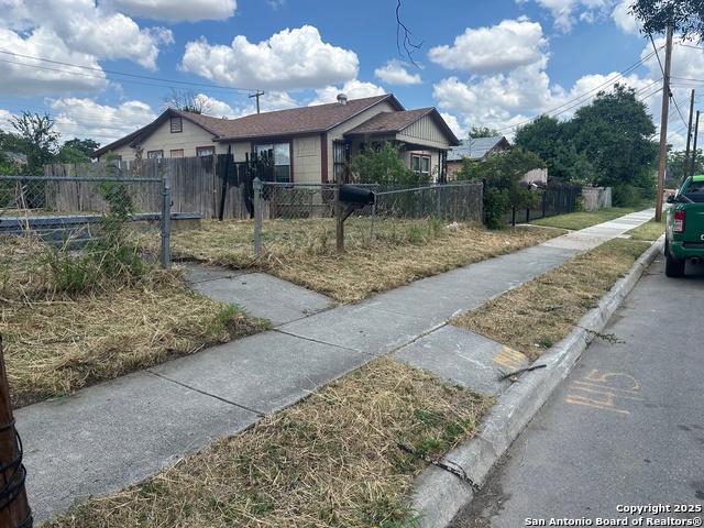 1415 Lamar St Property Photo 1