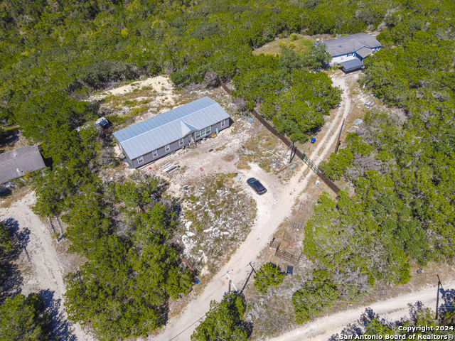 425 Private Road 181 Property Photo 1