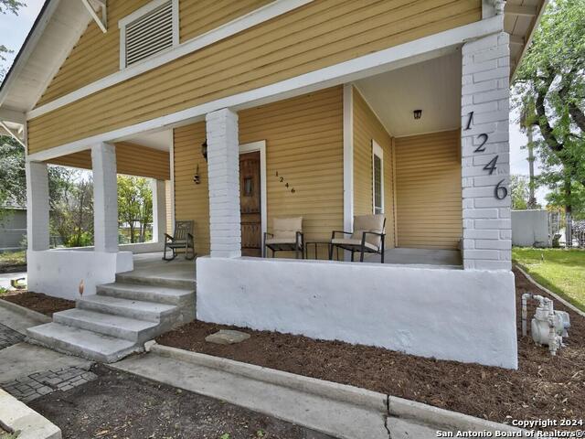1246 Waverly Property Photo 4