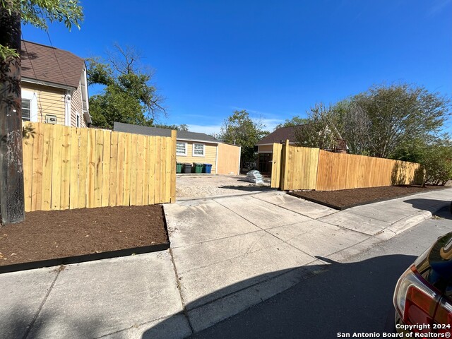 1246 Waverly Property Photo 23