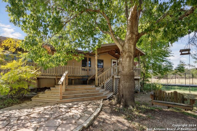 163 Oak Forest Ln. Property Photo 1