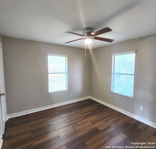 924 W Kings Hwy Property Photo 3