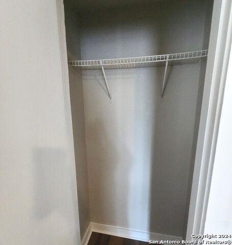 924 W Kings Hwy Property Photo 4