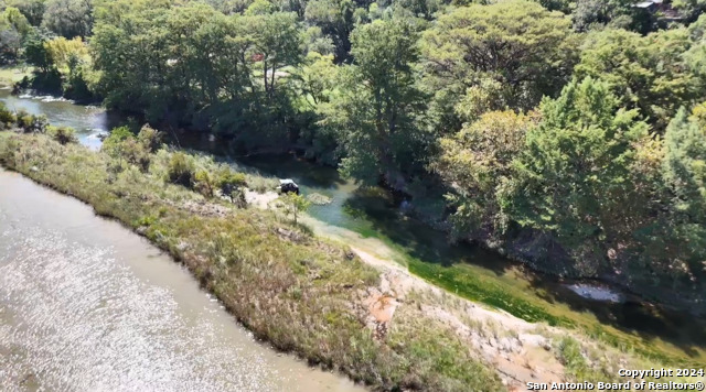 454 Center Point River Property Photo 1