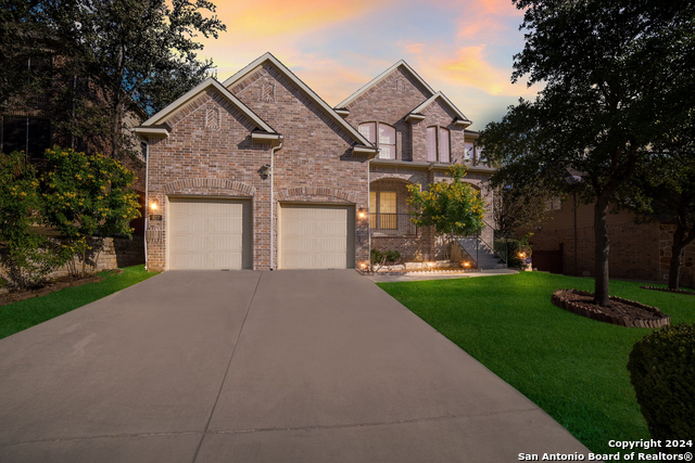 827 Tiger Lily Property Photo 1