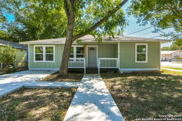 2293 W Mill St Property Photo 1