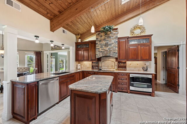 8110 Park Lane Property Photo 9