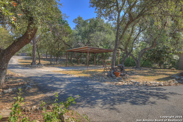 2198 Lakeshore Dr Property Photo 5