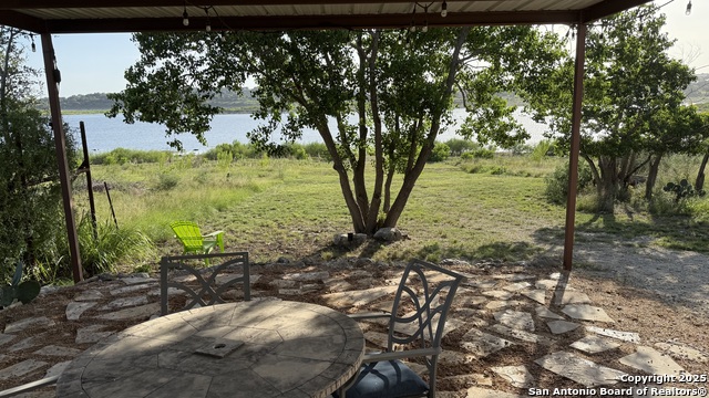 2198 Lakeshore Dr Property Photo 7