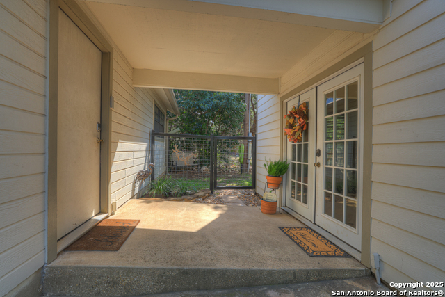 2198 Lakeshore Dr Property Photo 9