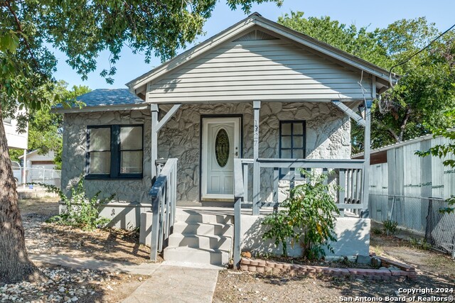 1327 Bailey Ave Property Photo 1