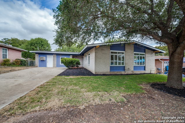 119 Rolling Green Property Photo 1