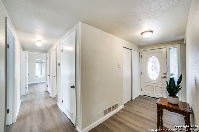 119 Rolling Green Property Photo 4