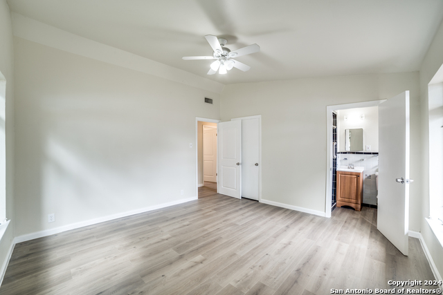 119 Rolling Green Property Photo 13