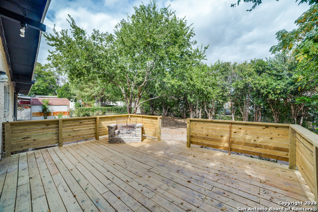 119 Rolling Green Property Photo 26