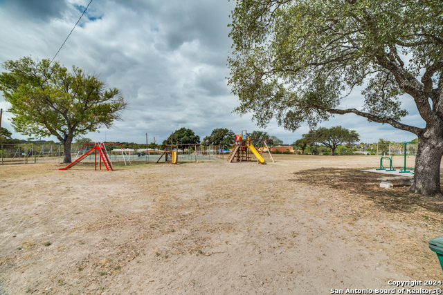 119 Rolling Green Property Photo 29