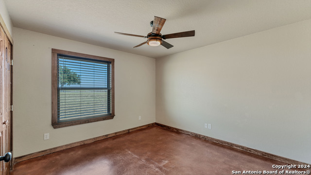 165 Lakeview Cir Property Photo 32