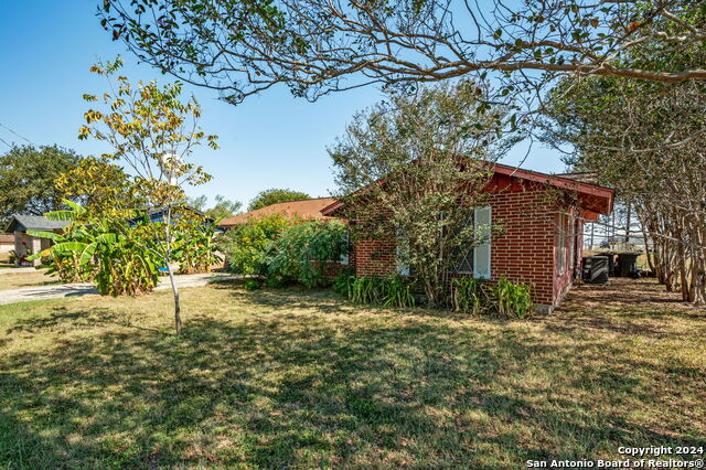 300 N Wright St Property Photo