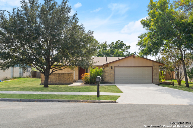 9118 Adams Hill Dr Property Photo