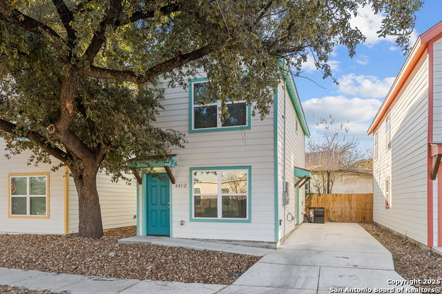 631 E Carolina St Property Photo 1
