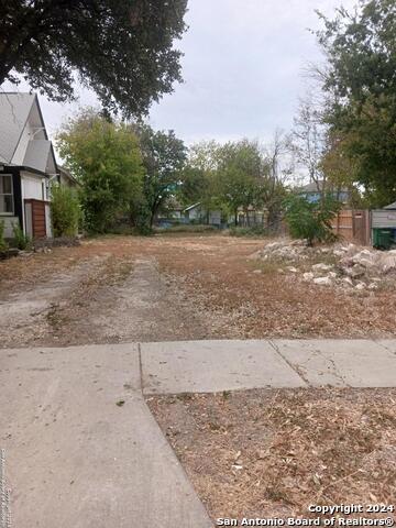530 E Whittier St Property Photo