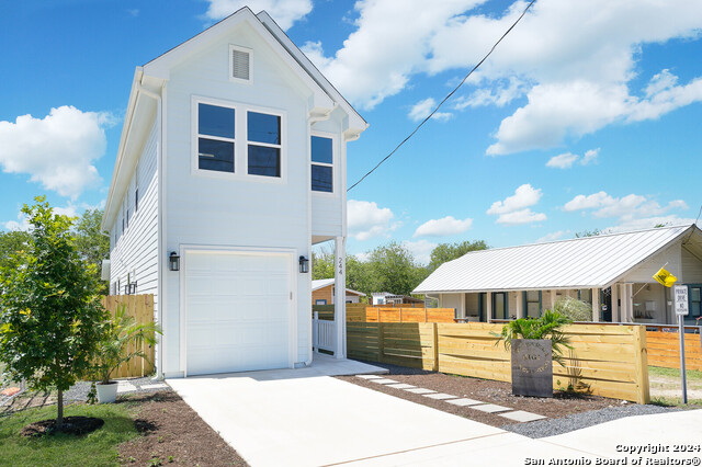 244 Porter St Property Photo 1