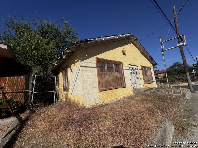 421 Pleasanton Rd Property Photo 1