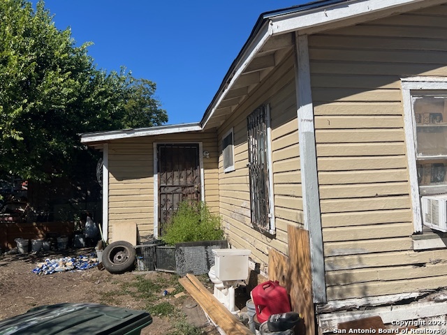 229 Juanita Ave Property Photo 3